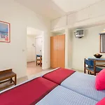 Mariette Rhodes Urban (adults Only) 3*