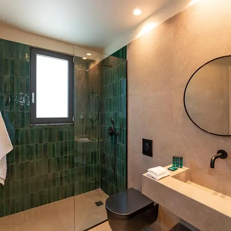 Mariette Rhodes Urban 3*