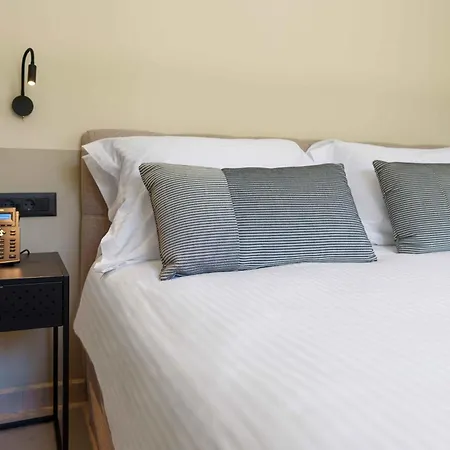 Mariette Rhodes Urban (adults Only)